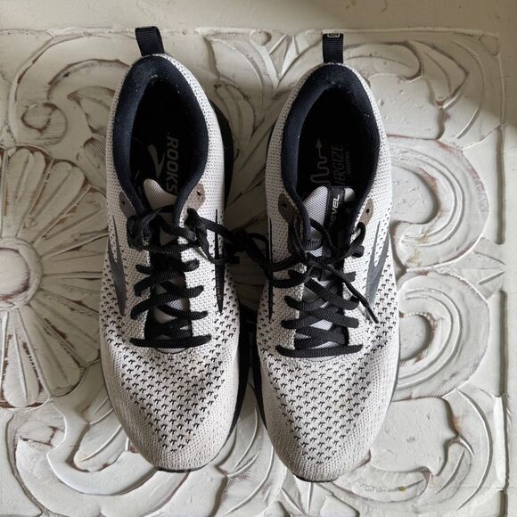 Brooks black and white womens revel size 9.5 - Picture 1 of 7